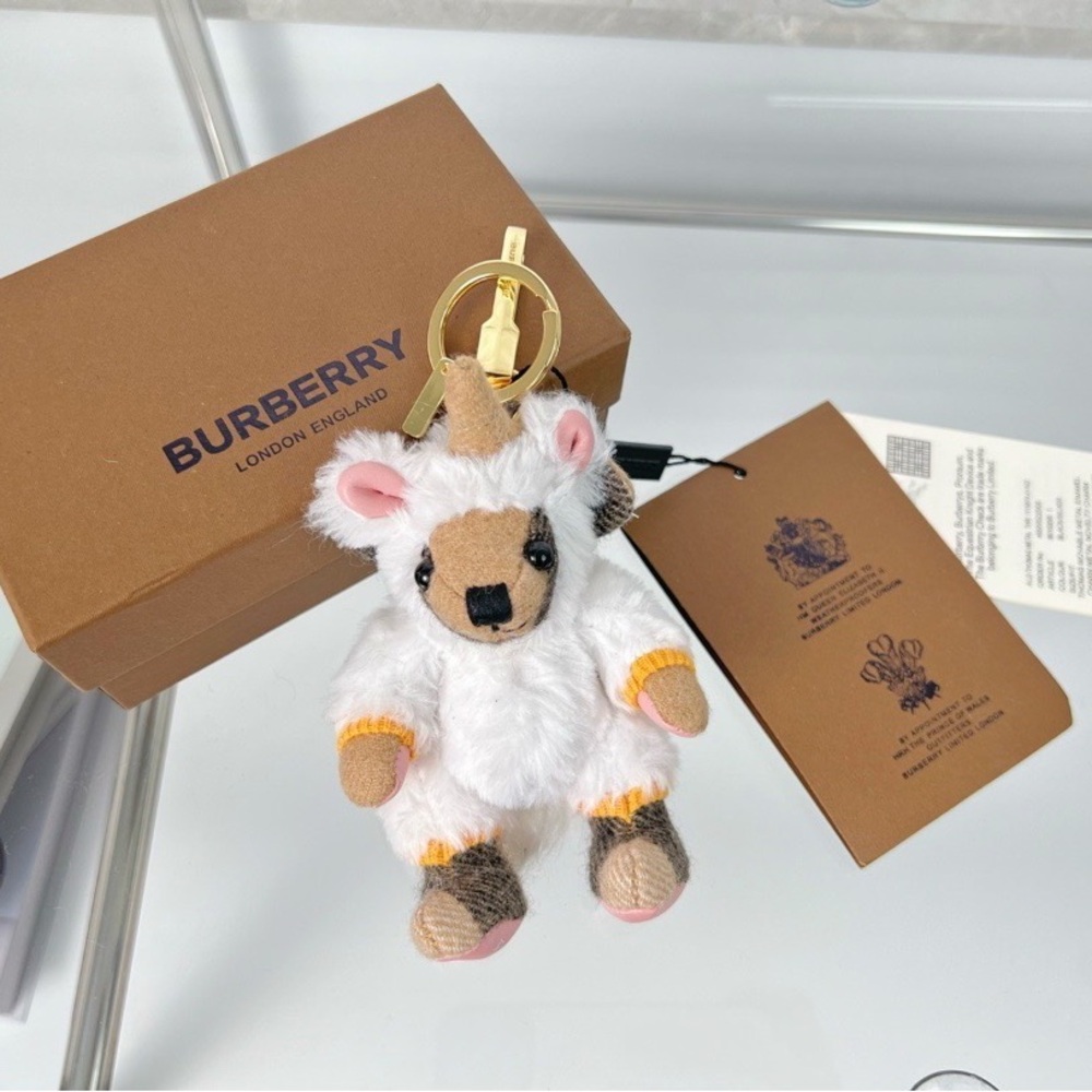 Cute Burberry keychain❤️❤️